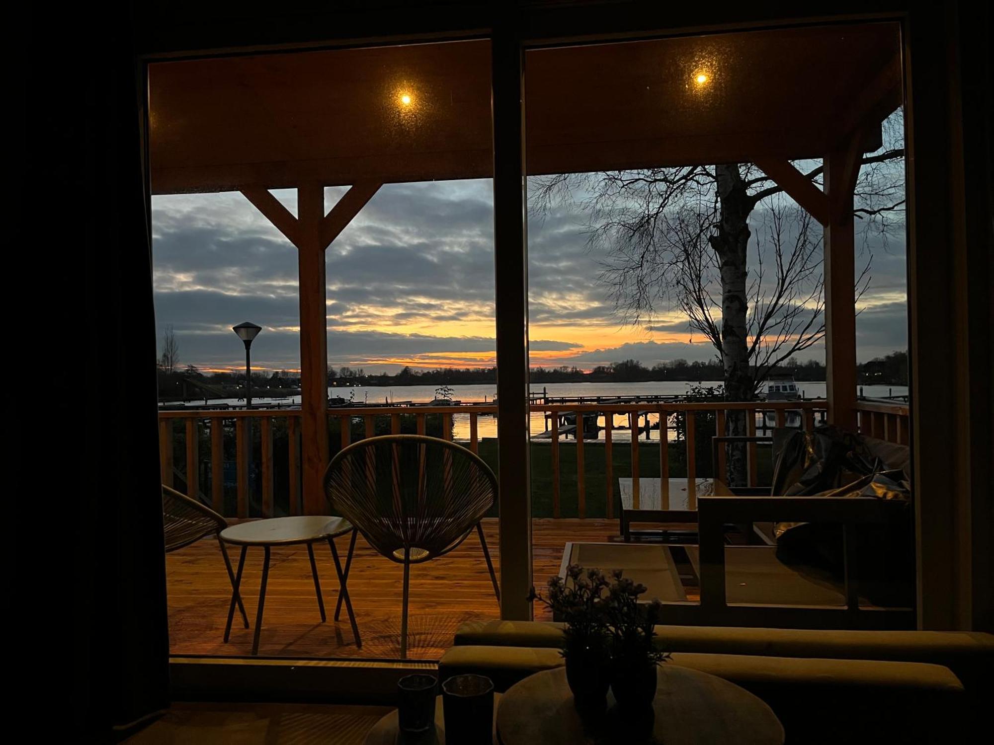 Camping Kleine Belterwijde, Wiede Lodge Met Uitzicht Over Het Water Exterior photo
